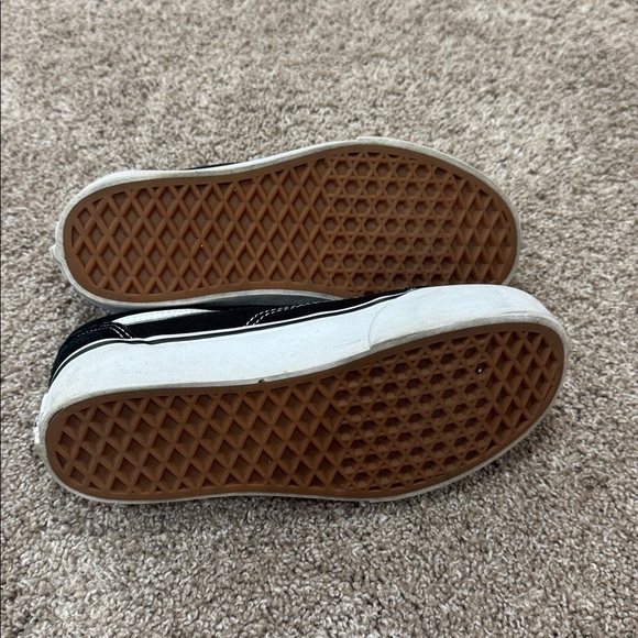 Vans Old Skool Black/White Classic Sneakers – Women’s 6 - Picture 3 of 5